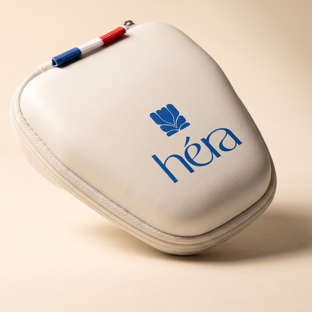Étui de protection Héra blanc crème, format compact à fermeture zippée